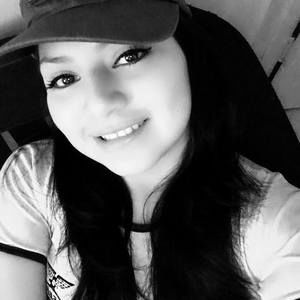 Meet your Posher, Estefania